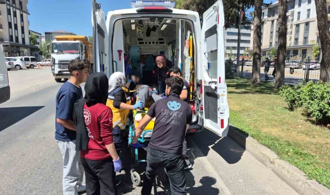 Adıyaman’da bir motosikletin, otomobile çarpmamak için yaptığı manevra sonucu meydana