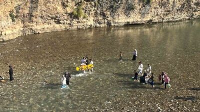 Adıyaman ilindeki tarihi Cendere Köprüsü’ne piknik yapmaya giden bir genç,