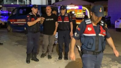 Ünlü yönetmen Ezel Akay, Bursa’nın İnegöl ilçesindeki evine gerçekleştirilen uyuşturucu