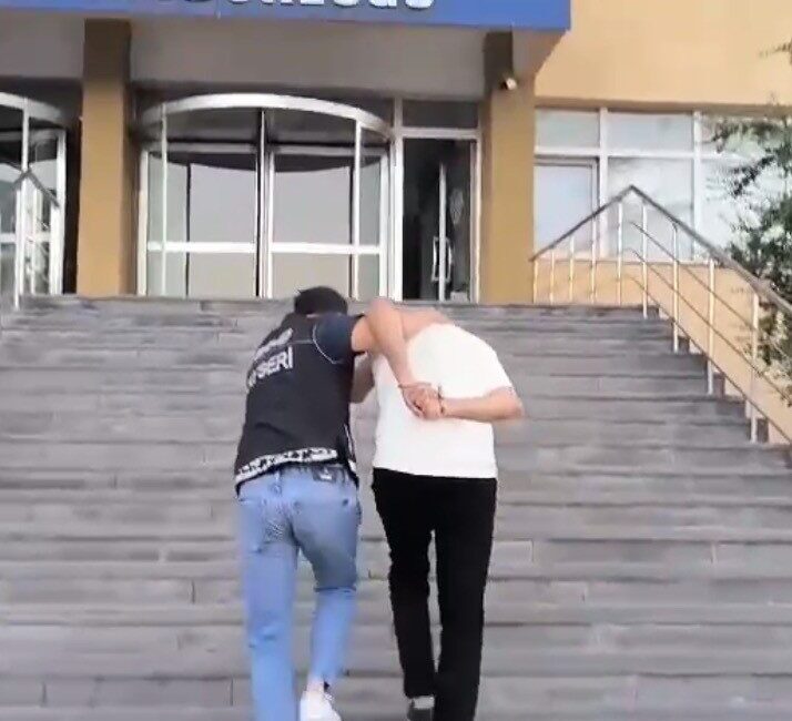 Kayseri’de polis ekiplerinin yürüttüğü operasyon sonucunda, ‘kasten öldürme’ suçundan aranan