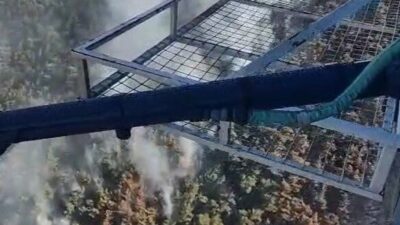 Manisa’nın Akhisar ilçesine bağlı Evkafteke Mahallesi’nde devam eden orman yangınının