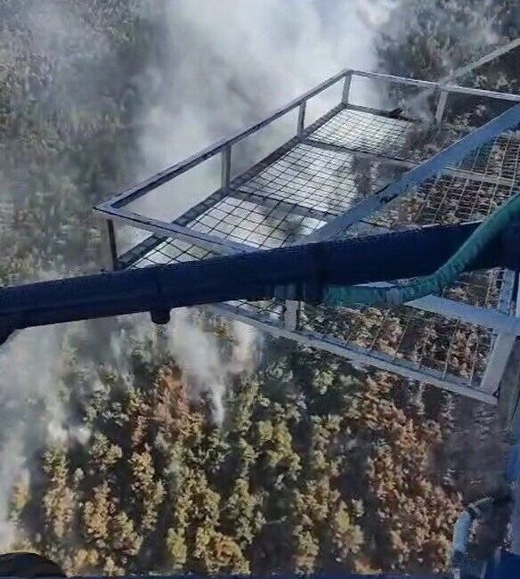 Manisa’nın Akhisar ilçesine bağlı Evkafteke Mahallesi’nde devam eden orman yangınının