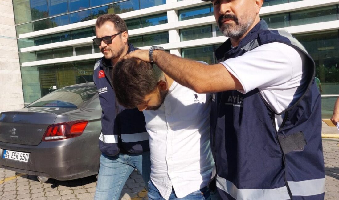 Samsun’da yaşanan bir olayda, akrabasıyla çıkan kavga sırasında otomobiliyle iki