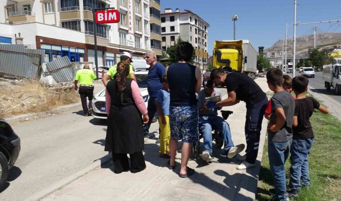 Malatya’da bir engelli vatandaşın akülü aracıyla ters yönde ilerlediğinin fark