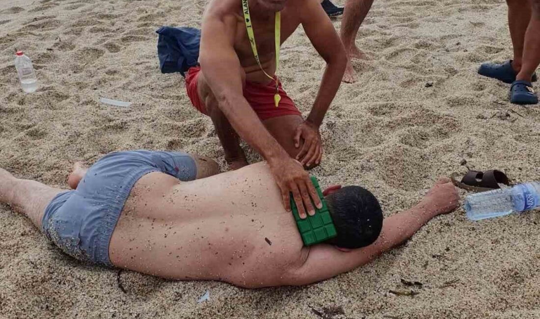 Alanya ilçesine bağlı Antalya’da bir tatilcinin denizde boğulma tehlikesi atlattığı