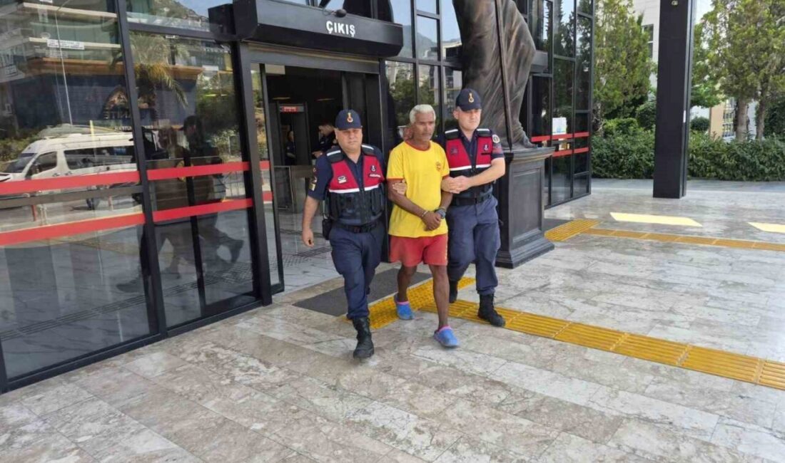 Alanya ilçesinde faaliyet gösteren motosikletli jandarma timlerinin düzenlediği asayiş ve