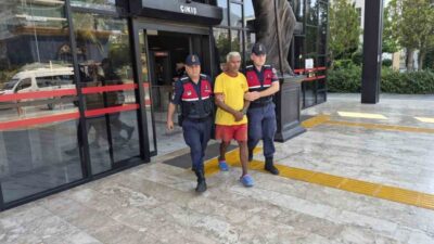 Alanya ilçesinde faaliyet gösteren motosikletli jandarma timlerinin düzenlediği asayiş ve