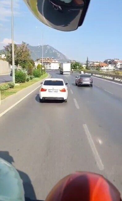 Alanya ilçesine bağlı Antalya’da meydana gelen bir olayda, itfaiye aracının