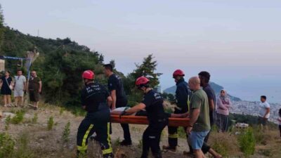 Alanya ilçesinde bulunan bir ATV aracı kontrolden çıkarak 20 metrelik