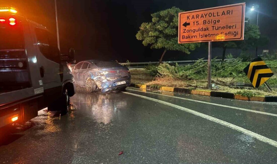 Zonguldak’ın Alaplı ilçesinde, Orman Bölge Kavşağı’nda meydana gelen trafik kazasında