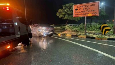 Zonguldak’ın Alaplı ilçesinde, Orman Bölge Kavşağı’nda meydana gelen trafik kazasında