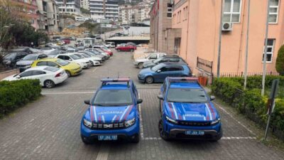 Zonguldak’ın Alaplı ilçesinde, evinde uyuşturucu kullanma aparatı bulundurduğu gerekçesiyle yakalanan