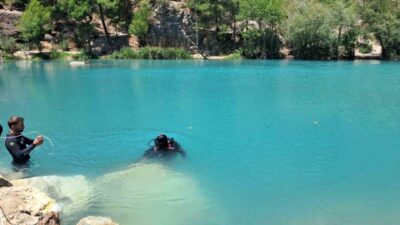 Manavgat ilçesinde Alara Çayı’nda kaybolan genç için yürütülen arama çalışmaları,