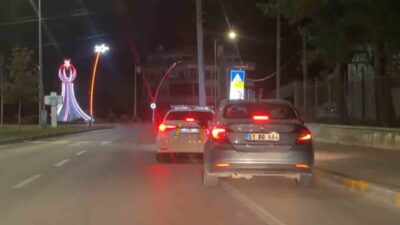 Aksaray’da polis tarafından ‘dur’ ihtarına uymayan ve kaçmaya başlayan bir