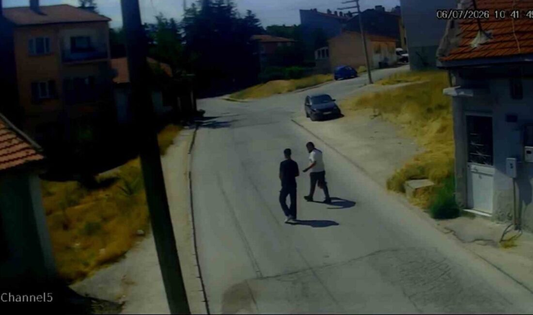 Eskişehir’de bir evden Cumhuriyet altını ve gözlük dahil olmak üzere
