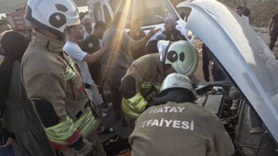 Hatay’ın Altınözü ilçesinde meydana gelen trafik kazasında, Kurtmezraası Mahallesi’nde kafa