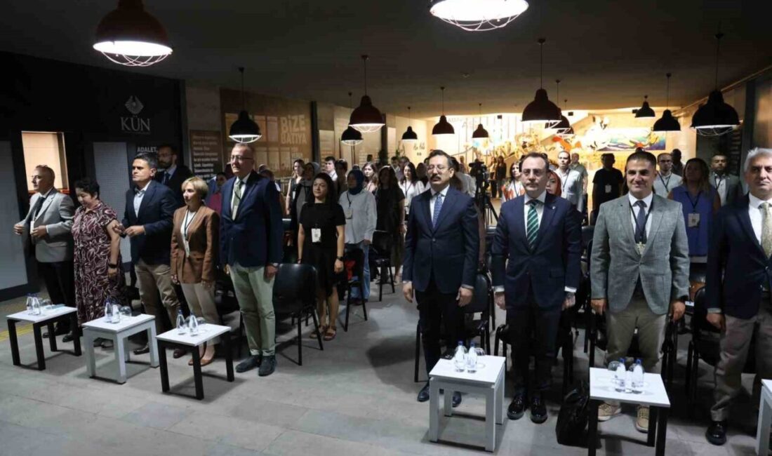 Emine Erdoğan himayesinde gerçekleştirilen Anadoludakiler Projesi kapsamında düzenlenen Anadoludakiler Kooperatifçilik