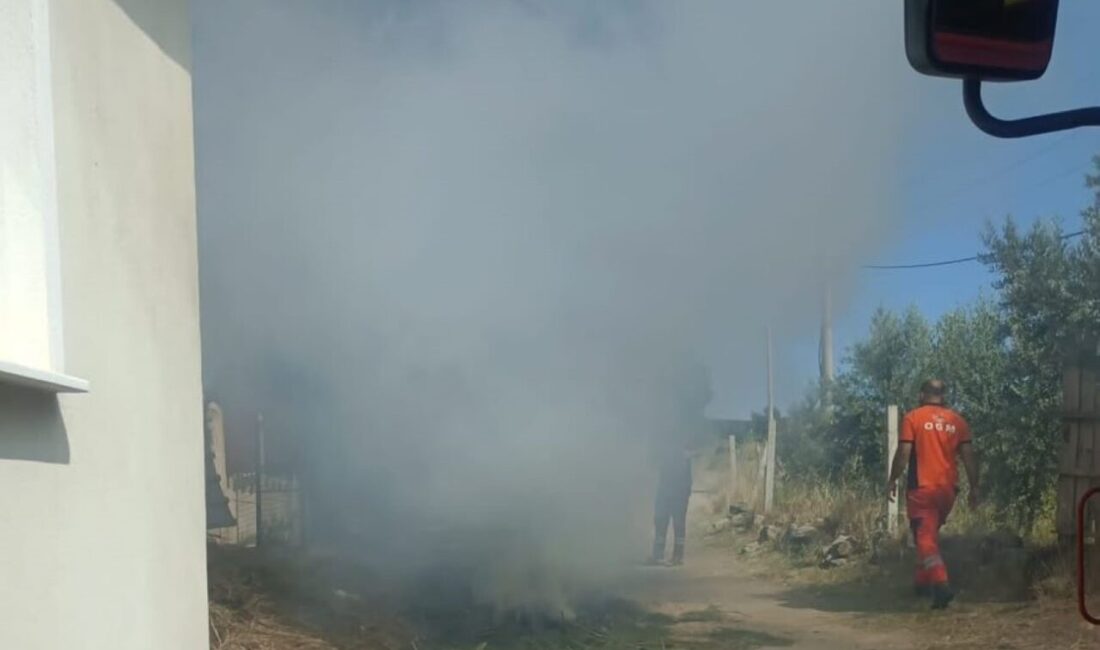Sarıgöl, Manisa ilçesinde ormanlık alan ve konutların yakınında çıkan anız