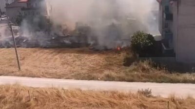 İnegöl ilçesinde meydana gelen anız yangınında yaklaşık 20 dönüm tarım