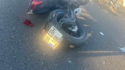 Eskişehir’in Sivrihisar ilçesinde meydana gelen trafik kazasında, iki motosikletin aynı