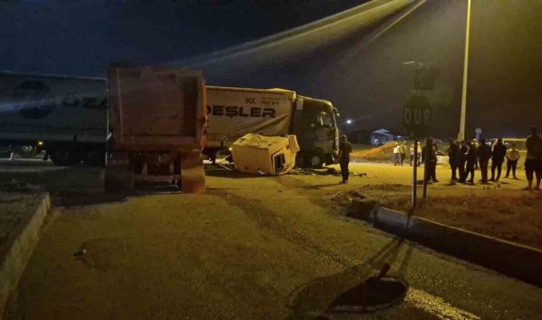 Sincan ilçesinde bir hafriyat kamyonu ile bir tırın yan yana