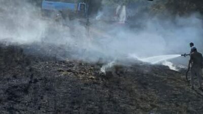 Antakya ilçesindeki Kuzeytepe Mahallesi’nde meydana gelen yangın, hızlı bir şekilde