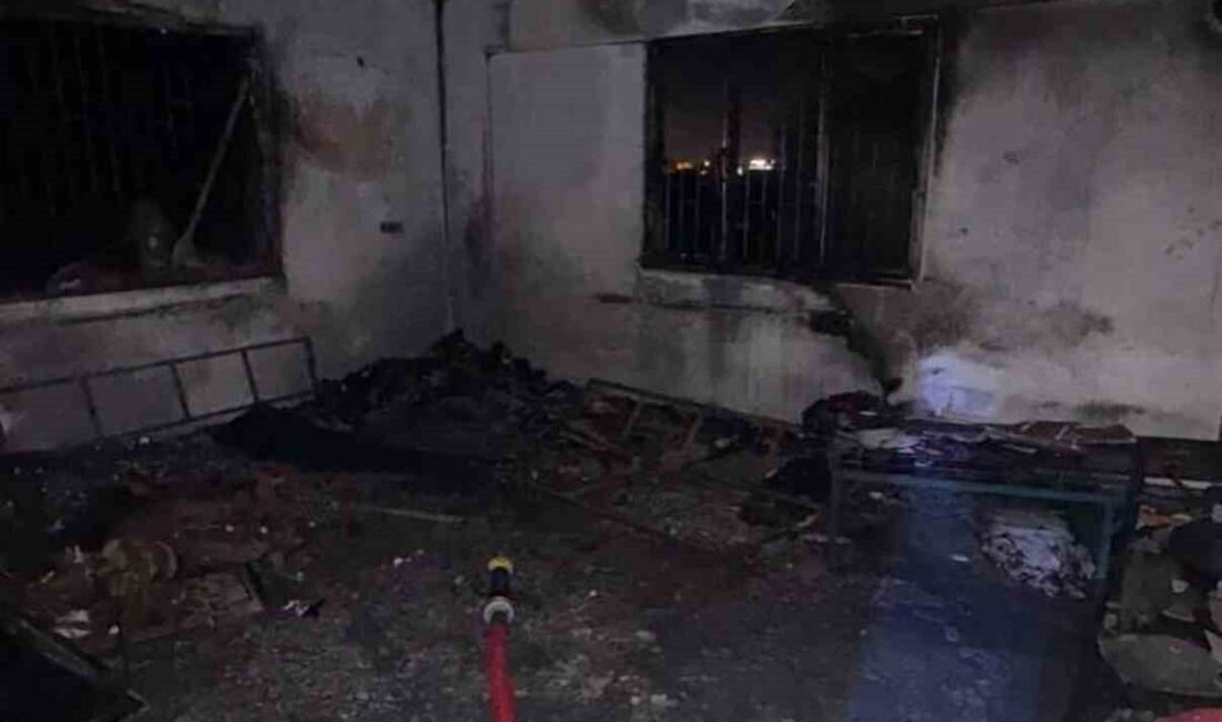 Antakya ilçesinde bir evde meydana gelen yangın, hızlı bir şekilde