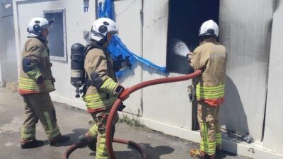 Antakya ilçesindeki Büyükdalyan Konteyner Kent’te meydana gelen yangın, ekiplerin hızlı