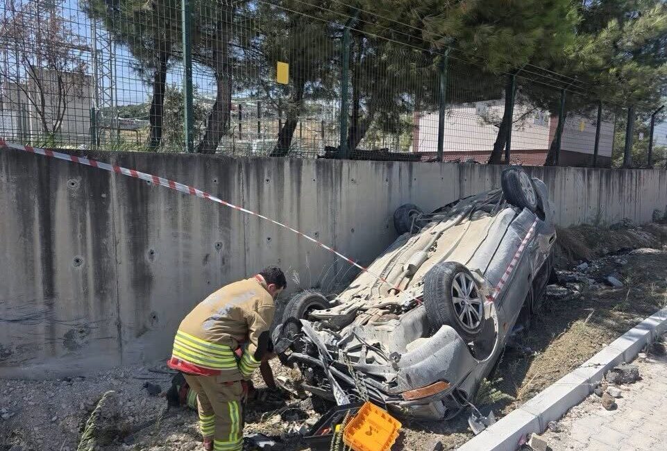 Hatay’ın Antakya ilçesine bağlı Dikmece Mahallesi’nde meydana gelen trafik kazasında