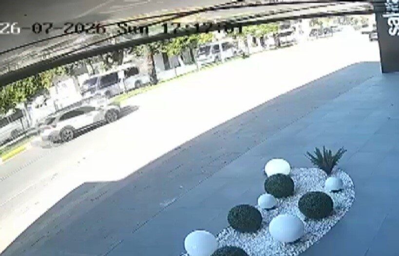 Manavgat ilçesinde, bir motosiklet sürücüsünün ani bir manevra yapması sonucu