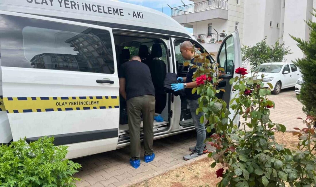 Antalya’nın Kepez ilçesinde bir kadın, yakınları tarafından evinde cansız olarak