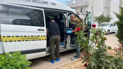Antalya’nın Kepez ilçesinde bir kadın, yakınları tarafından evinde cansız olarak