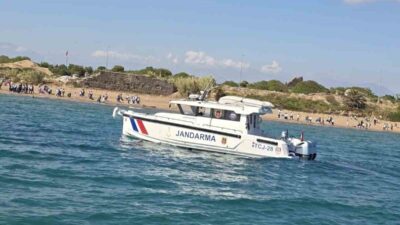 Antalya İl Jandarma Komutanlığı’na bağlı Jandarma Asayiş Bot Timi ekipleri,