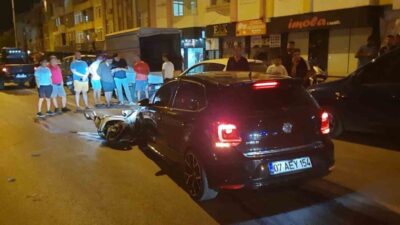 Gazipaşa ilçesinde bir otomobil ile bir motosikletin çarpıştığı trafik kazasında