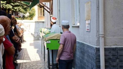 Ardahan-Ardanuç karayolunda meydana gelen trafik kazasında hayatını kaybeden 4 kişi,