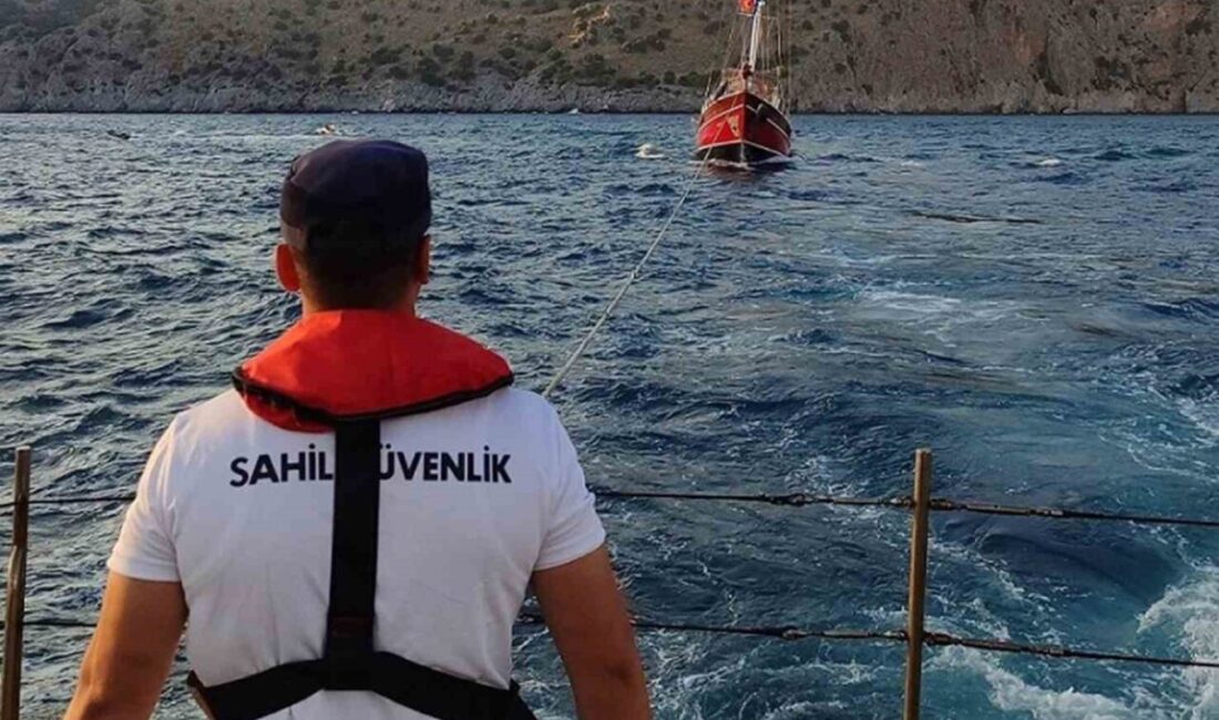 Bir ticari yatın içinde 4 kişinin bulunduğu ve Ortaca ilçesi