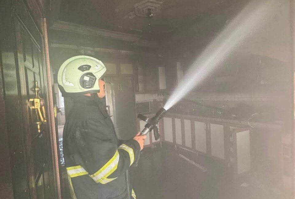 Arsuz ilçesine bağlı Gözcüler Mahallesi’nde bir evde meydana gelen yangın
