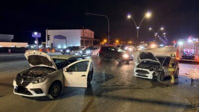 Hatay’ın Arsuz ilçesinde yaşanan bir trafik kazasında, iki aracın çarpışması