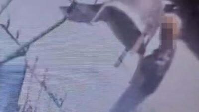 Avcılar ilçesinde, bugün öğle saatlerinde meydana gelen olayda, sokağa motosikletle