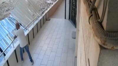 İstanbul Avcılar ilçesinde bir bahçe duvarının tırabzanlarını çalan hırsızlar, güvenlik