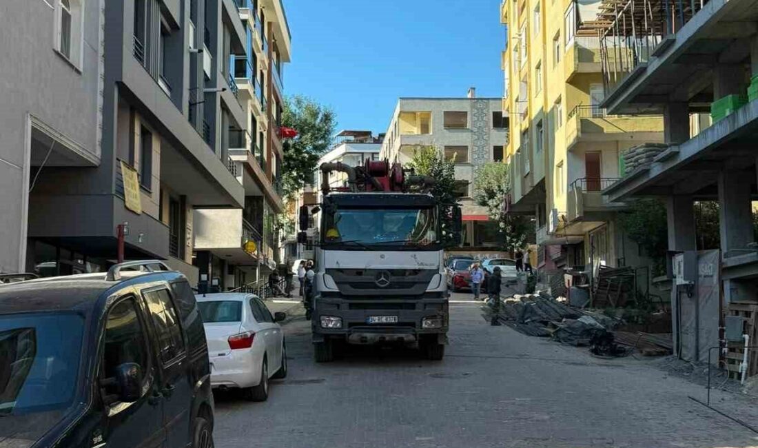 Avcılar’da kentsel dönüşüm projesi kapsamında sokaklara izinsiz müdahale eden yıkım