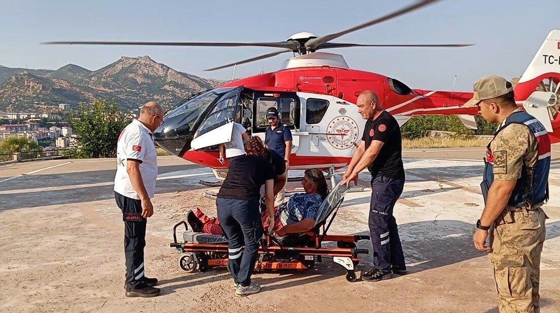 Tunceli ilinde gerçekleşen bir olayda, dağda yürüyüş yaparken ayağı kırılan
