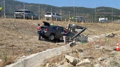 Aydın-Denizli Otoyolu’nda seyir halindeki bir aracın sürücüsünün kontrolünü kaybetmesi sonucu