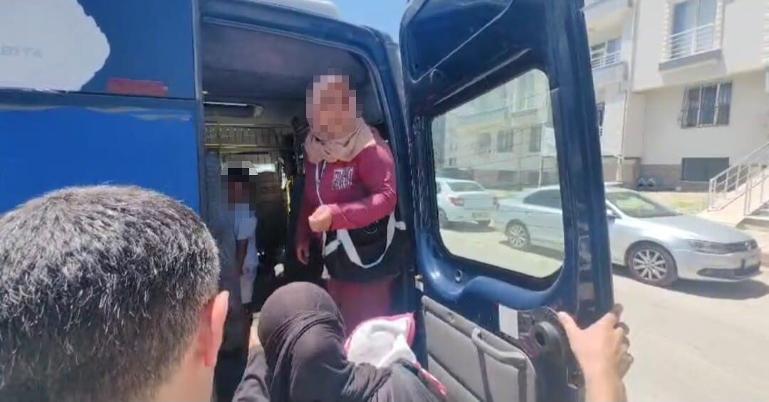 Elazığ’da dilencilik yaparken yakalanan bir kadın, serbest bırakıldıktan sonra farklı