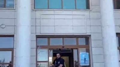 Hatay’da yaşanan olayda, karısıyla ayrılmak isteyen bir adamın, çocuklarının gözü