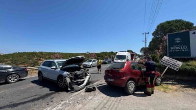 Ayvalık ilçesinde meydana gelen trafik kazasında 2 kişi yaralandı. Olay,