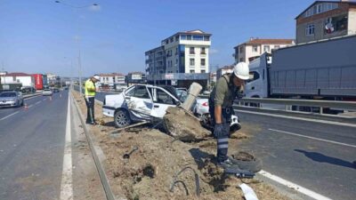 Samsun’un Bafra ilçesinde meydana gelen trafik kazasında bir sürücü, kontrolünü