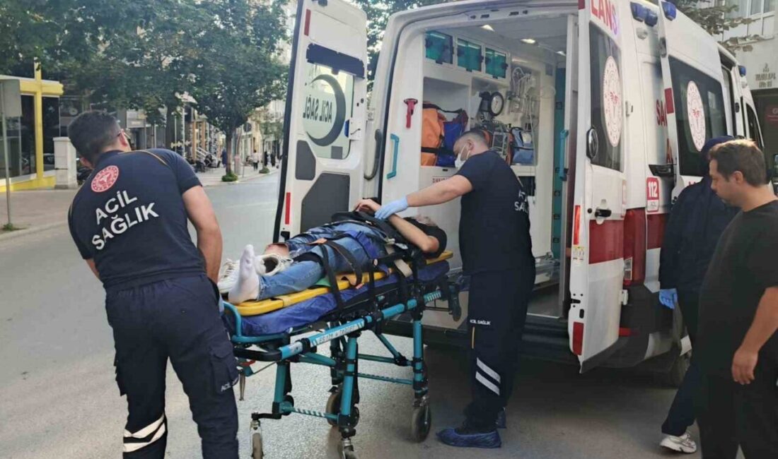 Bafra ilçesinde meydana gelen trafik kazasında bir motosiklet sürücüsü yaralandı.