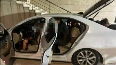 Hatay’da polis ekipleri, bir otomobilde gerçekleştirilen kontroller sırasında 9 kaçak