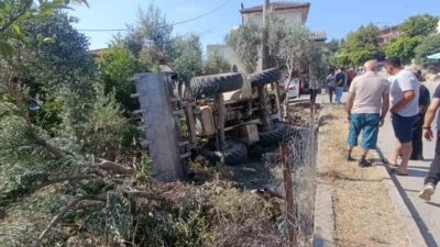 Manavgat ilçesinde meydana gelen bir trafik kazasında, Antalya’nın Emek Mahallesi’nde